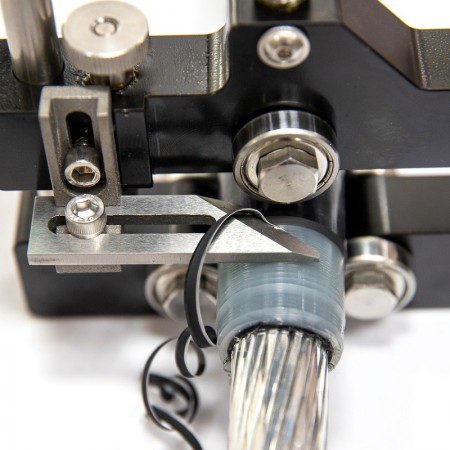 КВТ Инструмент для снятия полупроводящего экрана на кабелях с изоляцией из сшитого полиэтилена КСП-70 70351 KVT КВТ Инструмент для снятия полупроводящего экрана на кабелях с изоляцией из сшитого полиэтилена КСП-70 70351 KVT